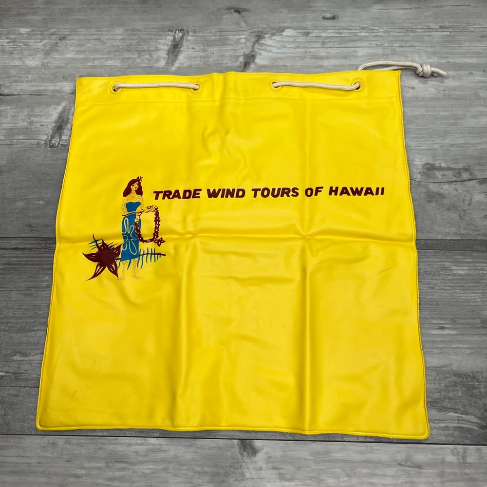 Vintage 1970’s Trade Wind Tours Of Hawaii Inflatable Bag